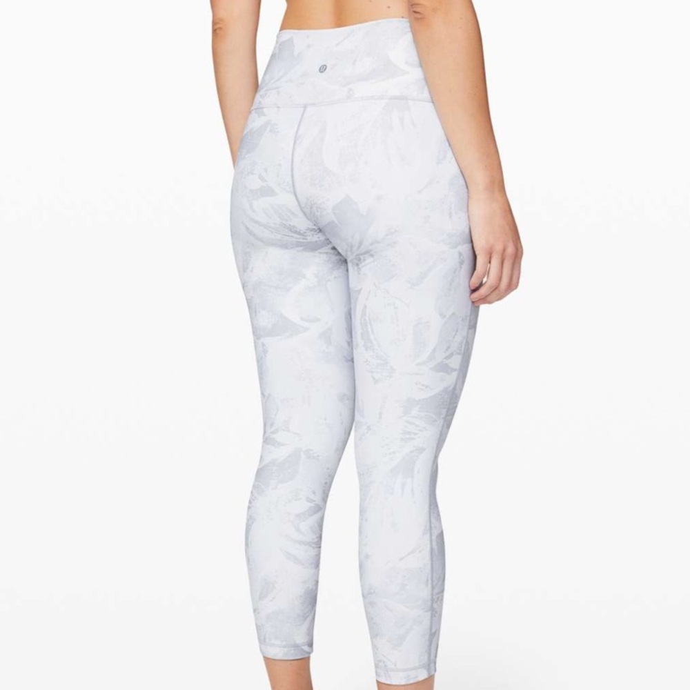 Lululemon Wunder Under High-Rise Tight 25" *Full-On Luxtreme size 8